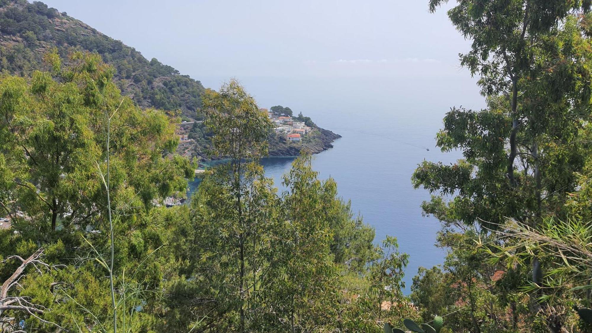 ホテル Sotto La Torre E Sopra Il Porticciolo Isola di Ustica エクステリア 写真