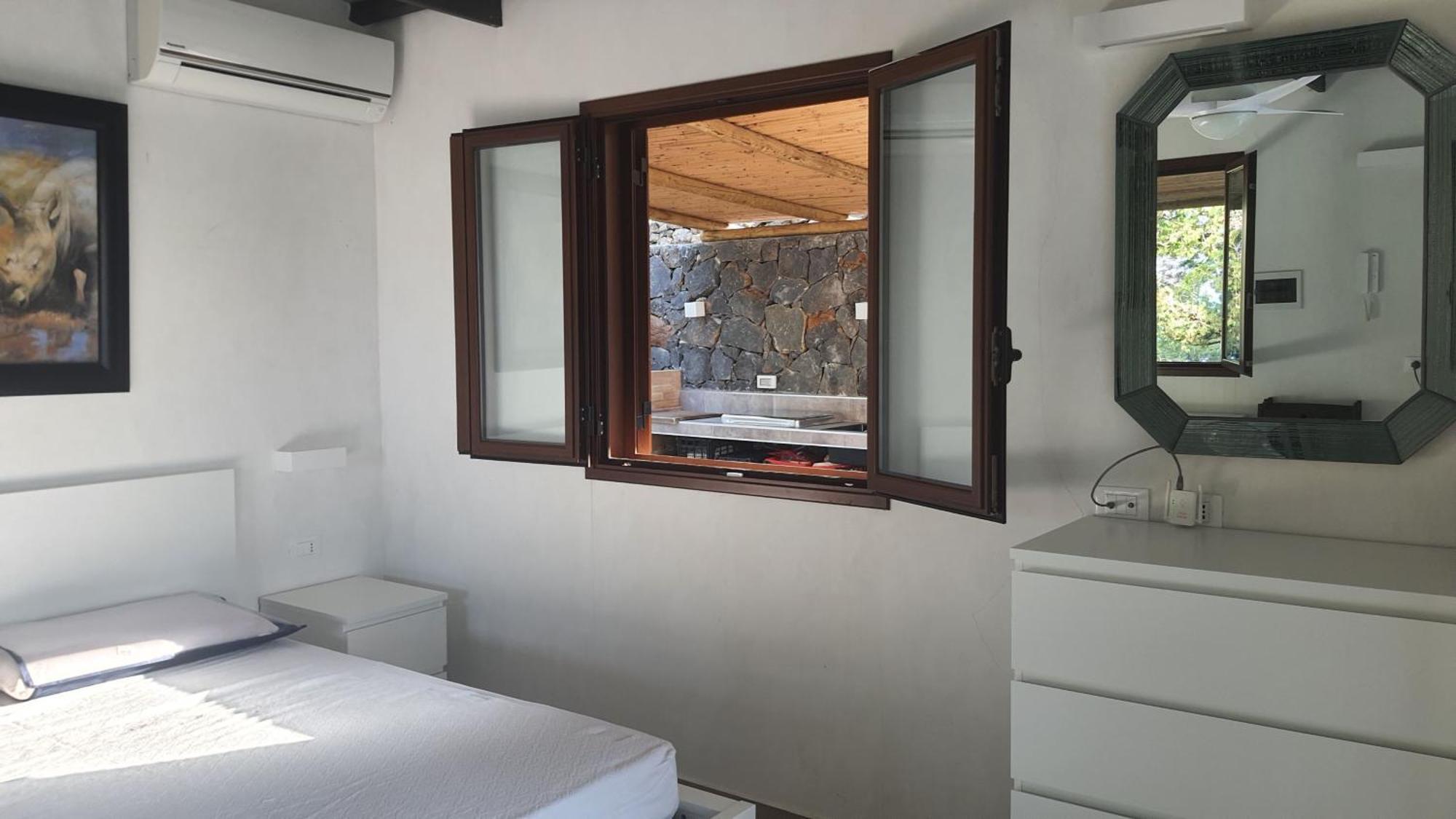 ホテル Sotto La Torre E Sopra Il Porticciolo Isola di Ustica 部屋 写真