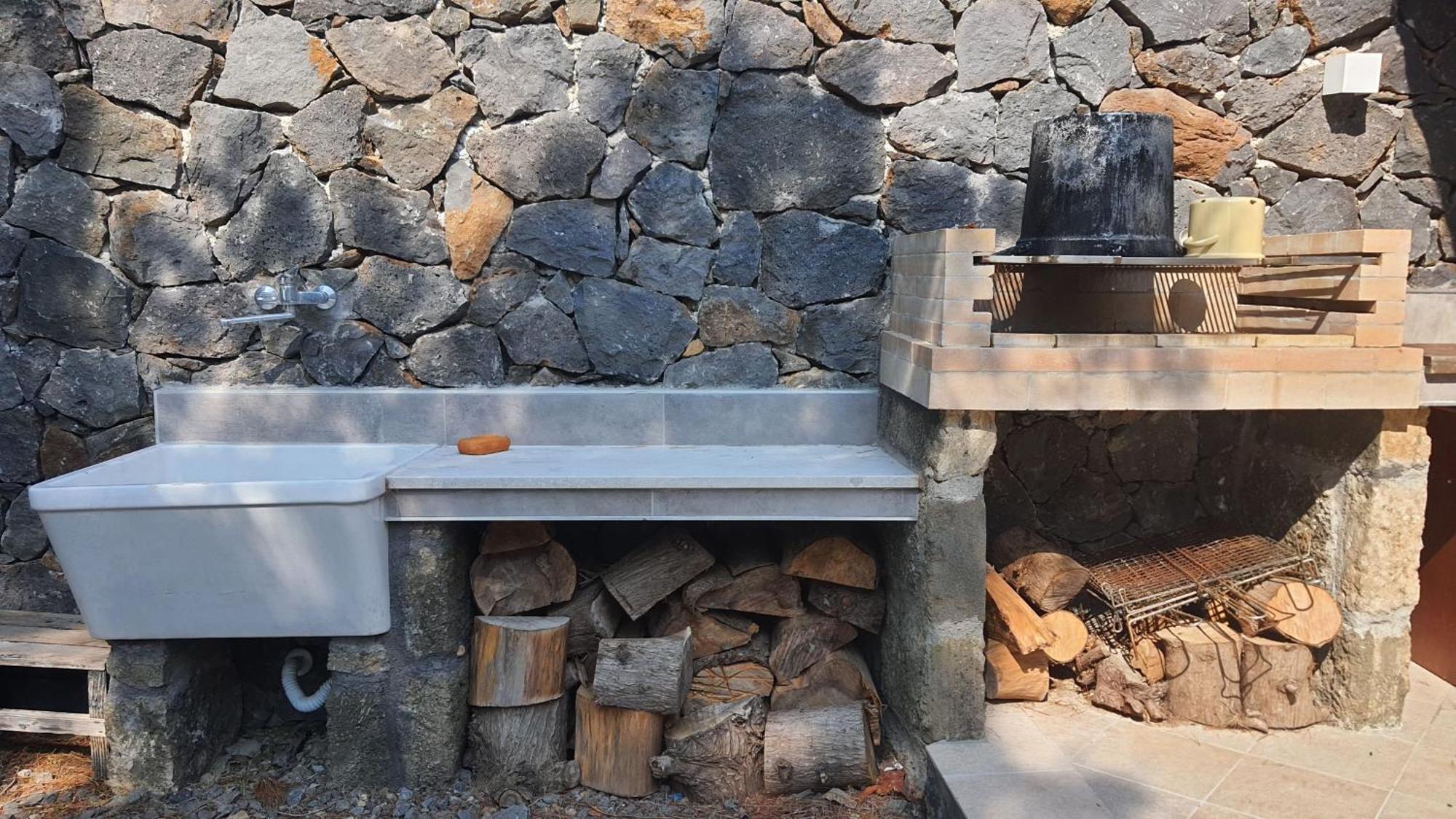 ホテル Sotto La Torre E Sopra Il Porticciolo Isola di Ustica 部屋 写真